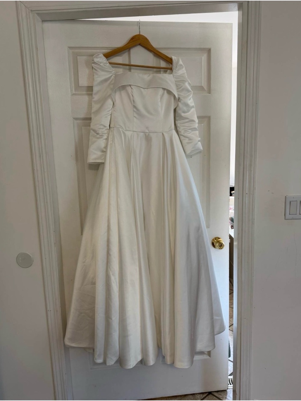 Elegant ivory Satin Wedding Dress with Long Sleeves